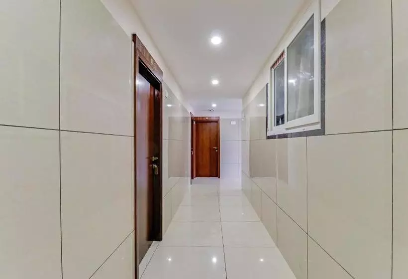 Hotelli Oyo 48789 Sri Vinayaka Lodge