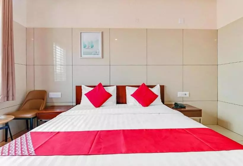 Hotelli Oyo 48789 Sri Vinayaka Lodge