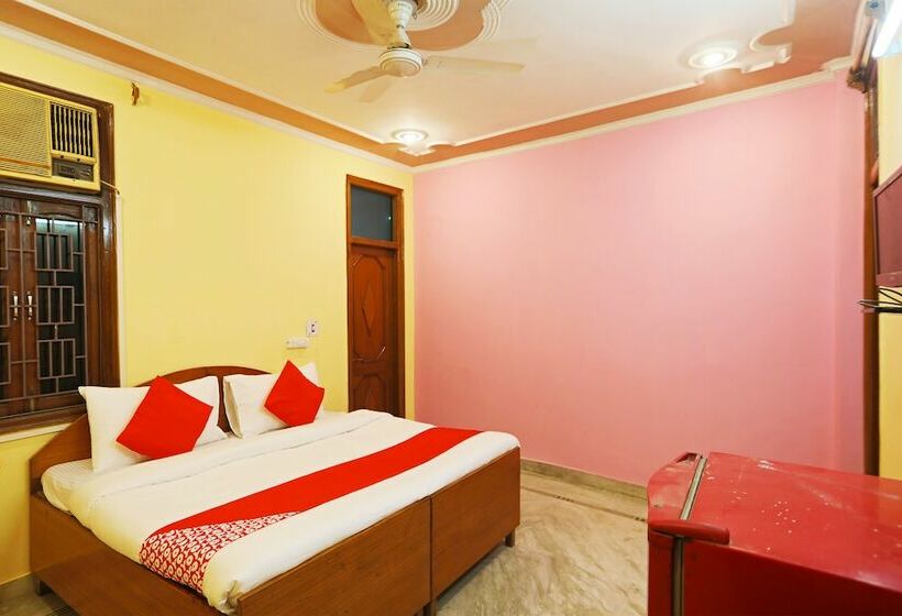 Hotel Oyo 49985 Singh