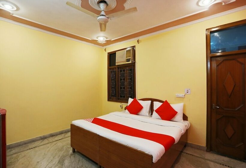 Hotel Oyo 49985 Singh
