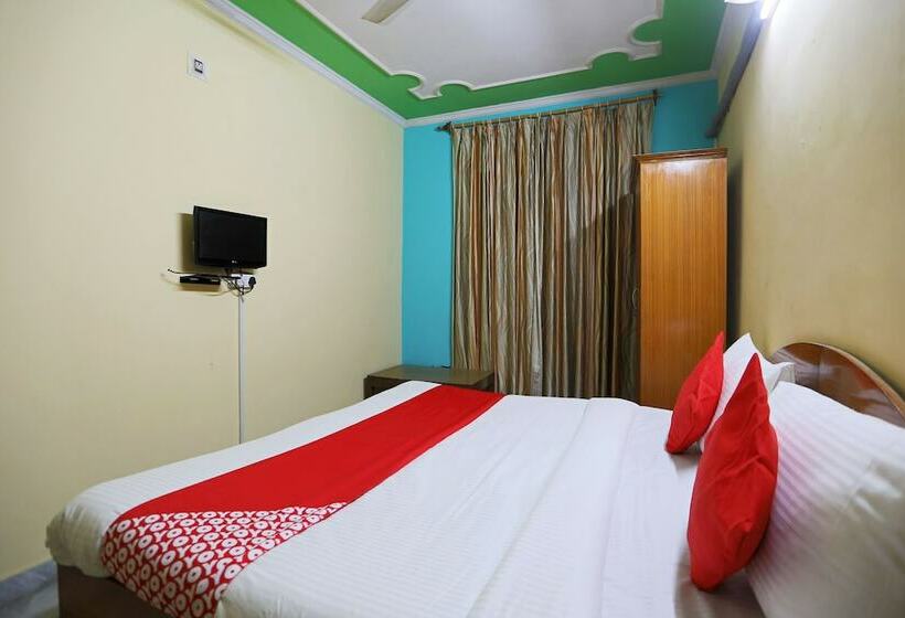 Hotel Oyo 49985 Singh
