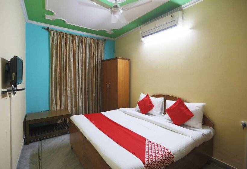 Hotel Oyo 49985 Singh