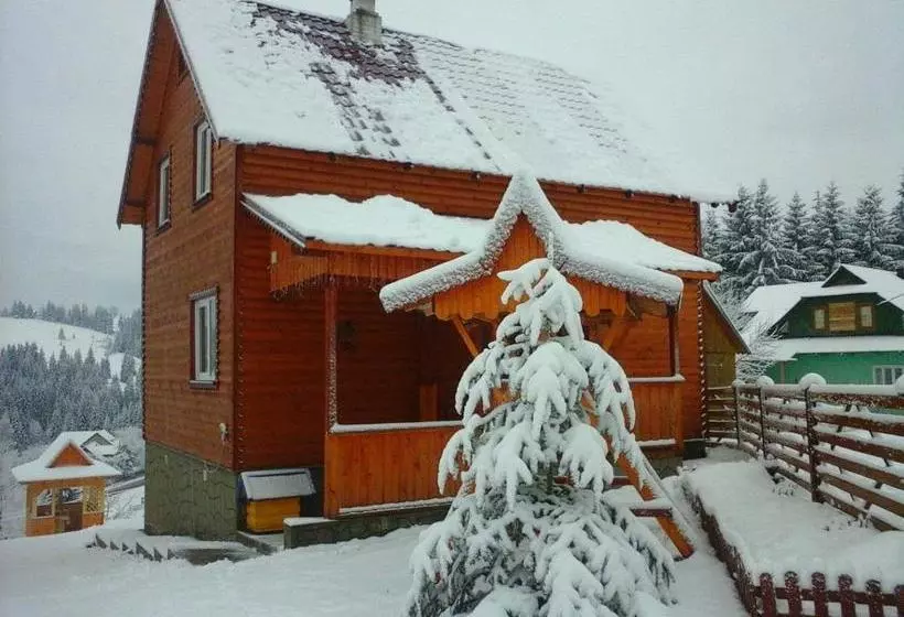 Majatalo Romashka Guest House