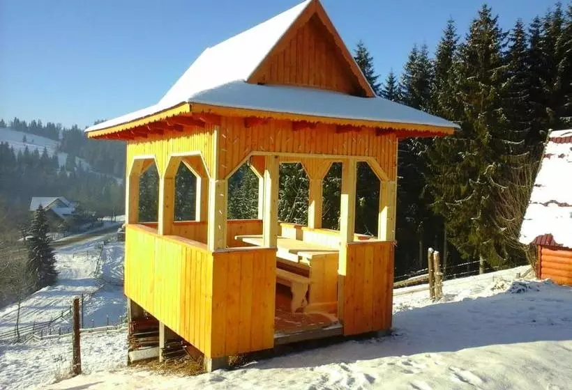 Majatalo Romashka Guest House