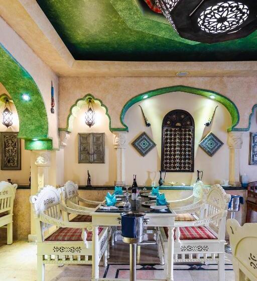 استراحتگاه Grand Palace Couples Only 18 Years Plus