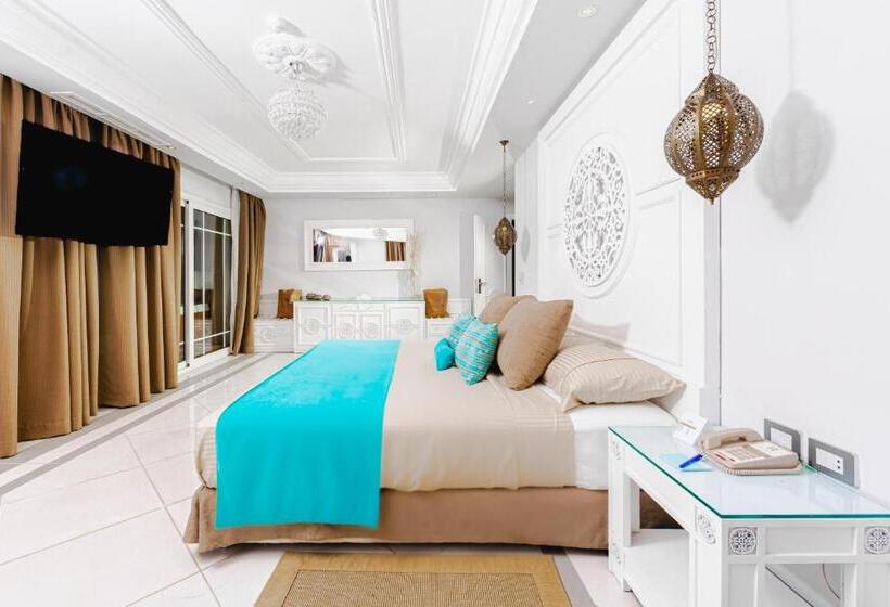 استراحتگاه Grand Palace Couples Only 18 Years Plus