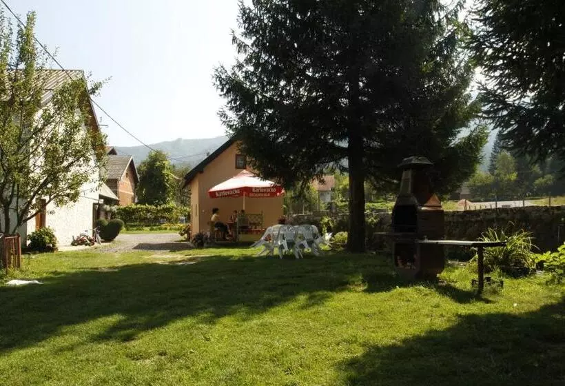 ペンション House Drakulić