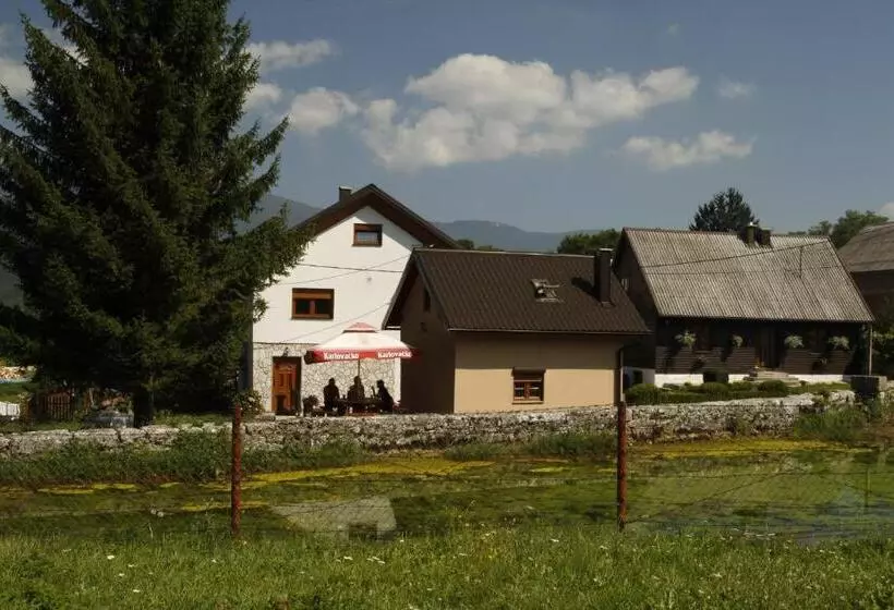 ペンション House Drakulić