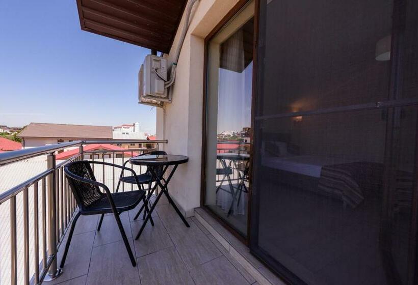 פנסיון Vila Iulia