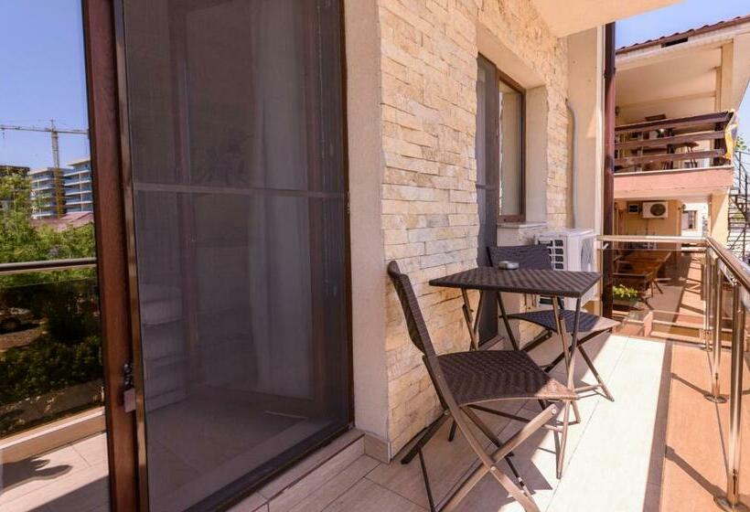 פנסיון Vila Iulia