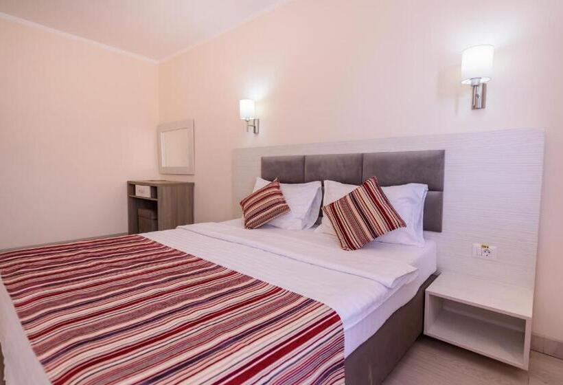 פנסיון Vila Iulia