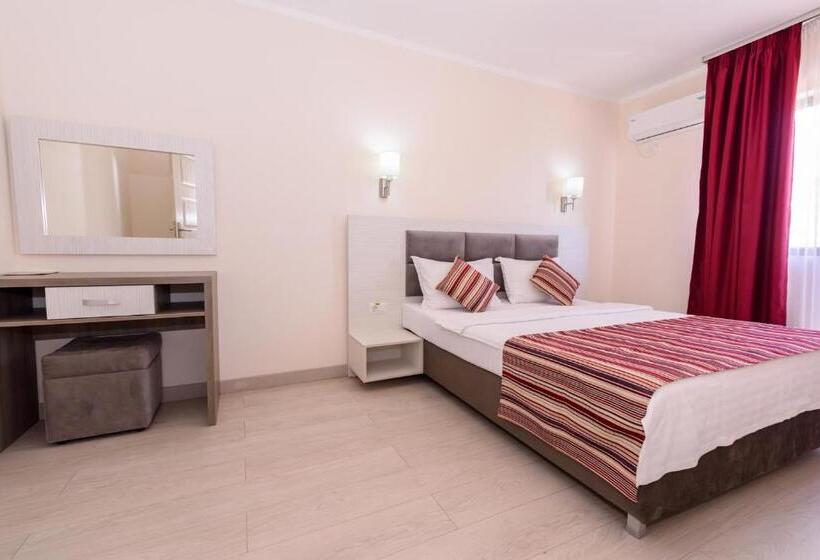 פנסיון Vila Iulia