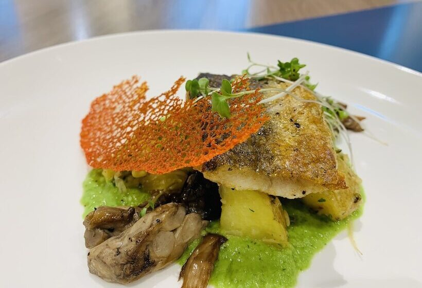 Отель Holiday Inn Lusaka, An Ihg