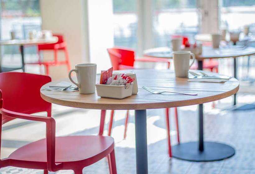 Отель Holiday Inn Lusaka, An Ihg