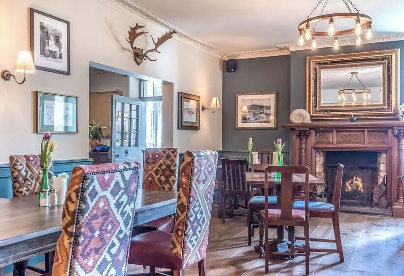 Отель Cockhaven Arms