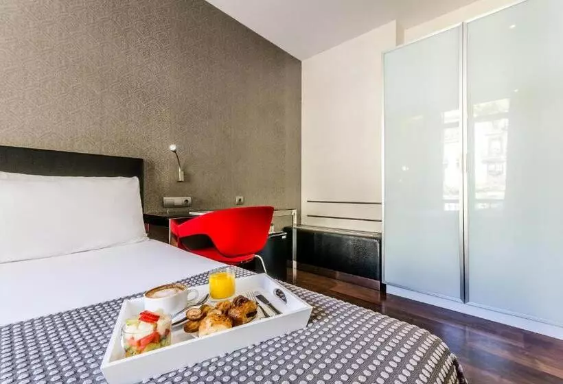 Отель Exe Ramblas Boqueria