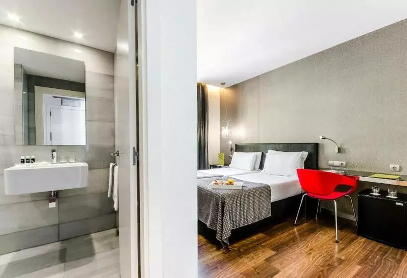 Отель Exe Ramblas Boqueria