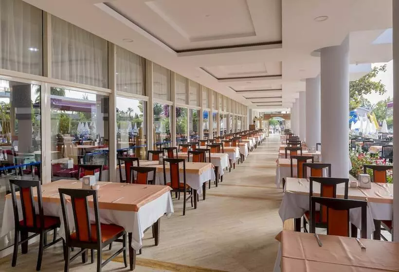 酒店 Holiday Park Resort