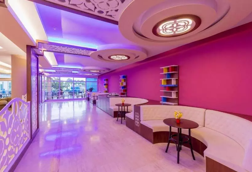 酒店 Holiday Park Resort