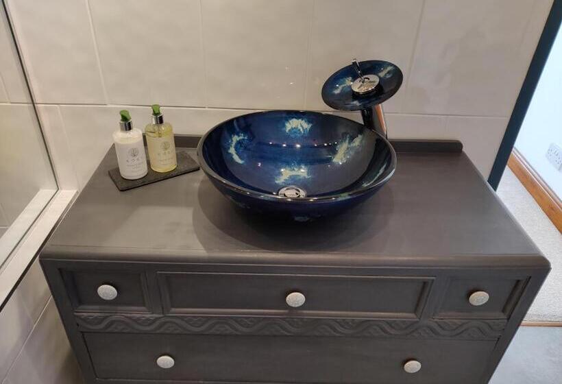 בית מלון כפרי White Horse Inn