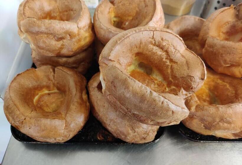 בית מלון כפרי White Horse Inn