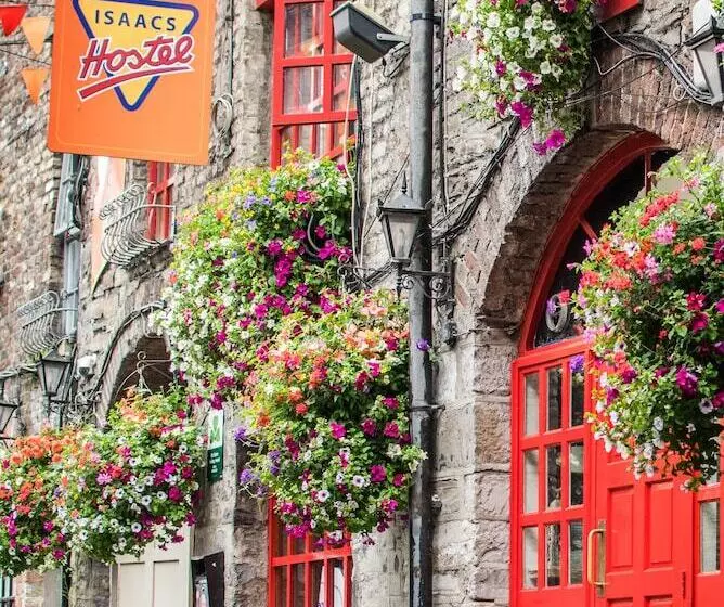 Isaacs Hostel