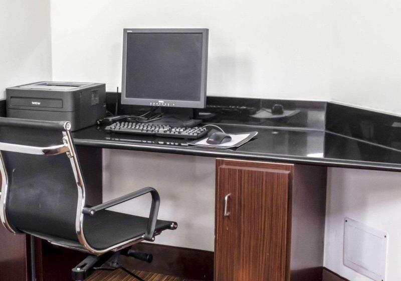 فندق Country Inn & Suites By Radisson, Roanoke Rapids, Nc