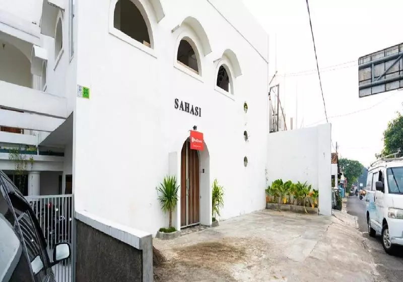 ペンション Reddoorz Near Exit Toll Tanah Baru Bogor