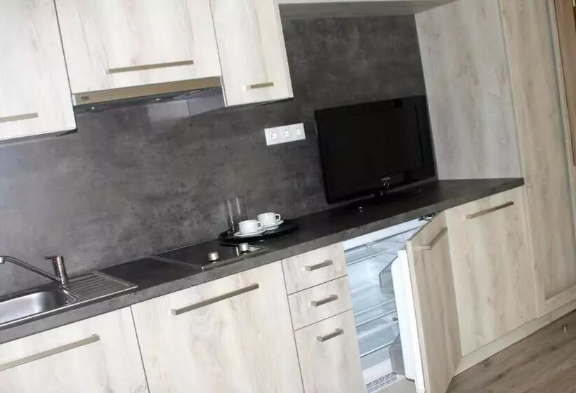 Aamiaismajoitus (B&B) Vecsési Rendezvényközpont és Panzió