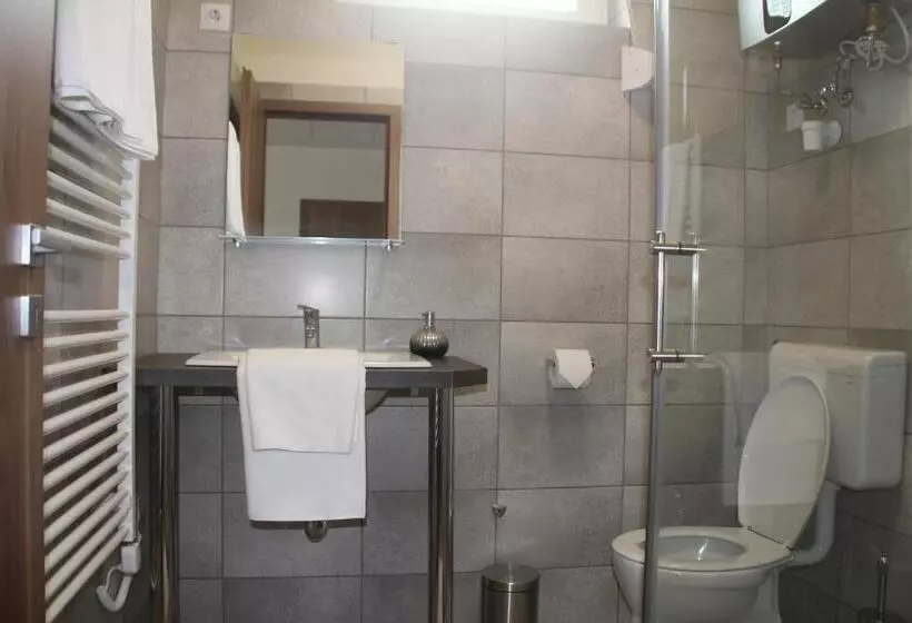 Aamiaismajoitus (B&B) Vecsési Rendezvényközpont és Panzió