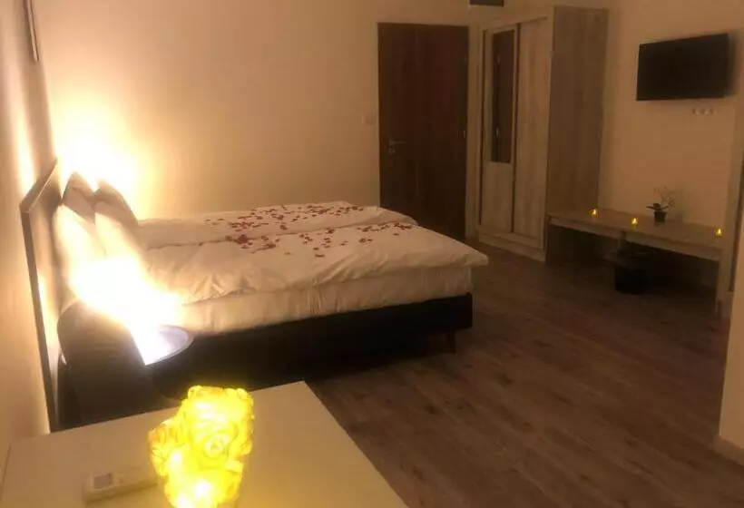 Aamiaismajoitus (B&B) Vecsési Rendezvényközpont és Panzió