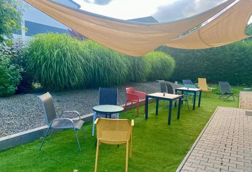 Aamiaismajoitus (B&B) Vecsési Rendezvényközpont és Panzió