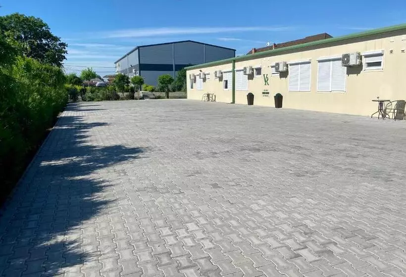 Aamiaismajoitus (B&B) Vecsési Rendezvényközpont és Panzió