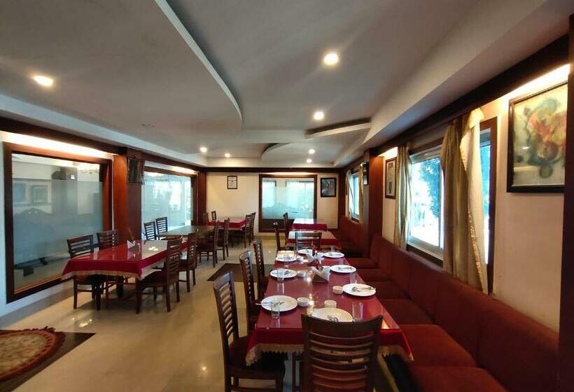 בית מלון כפרי De Regency