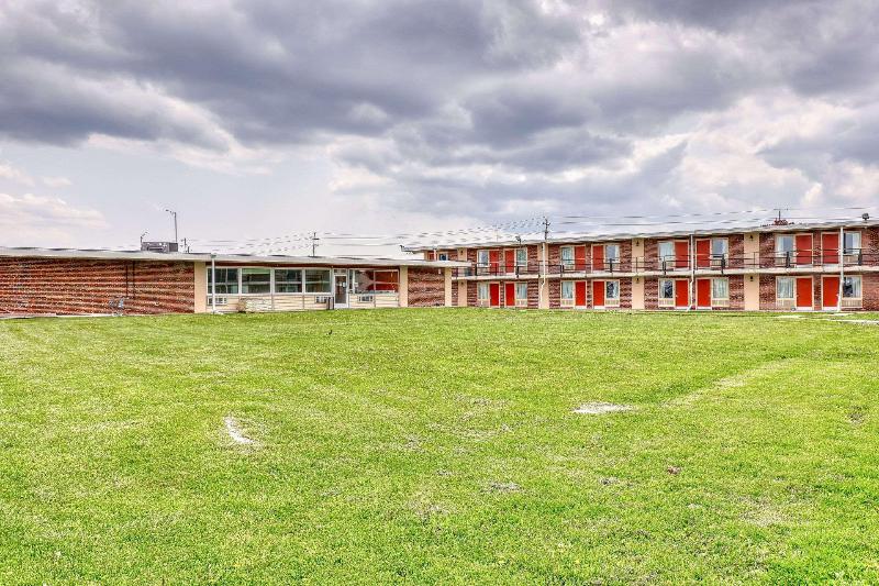 酒店 Suburban Studios Neenah