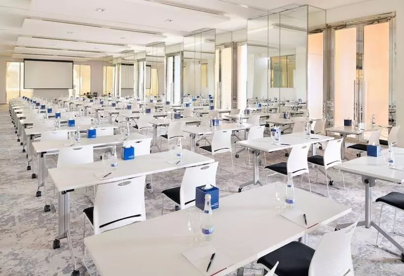 هتل Arjaan By Rotana   Dubai Media City