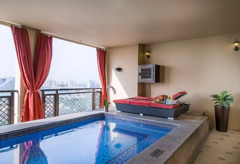 هتل Arjaan By Rotana   Dubai Media City