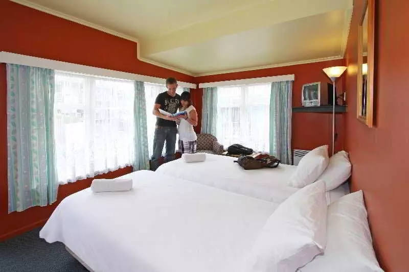 Hotel Base Bay Of Islands  Hostel