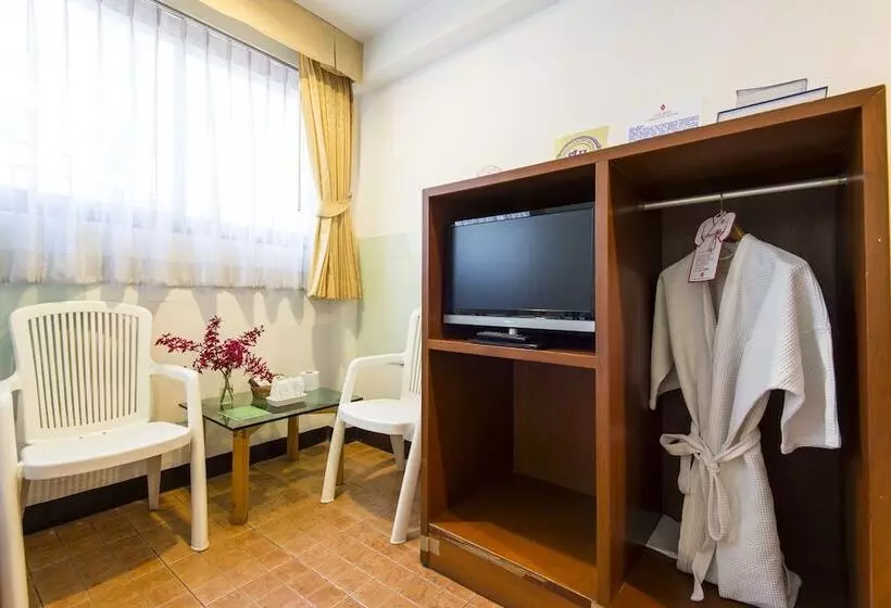 هتل The Best Bangkok House