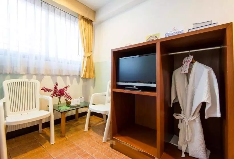 هتل The Best Bangkok House