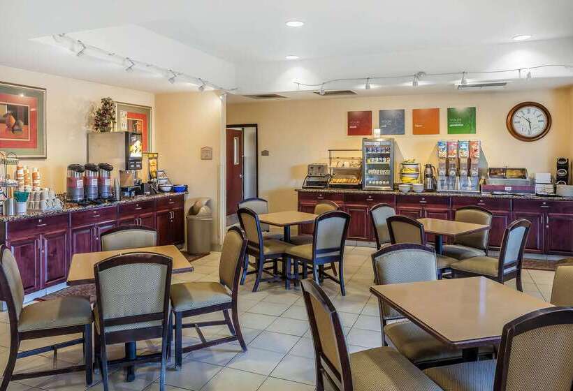 فندق Comfort Inn & Suites Airport Convention Center