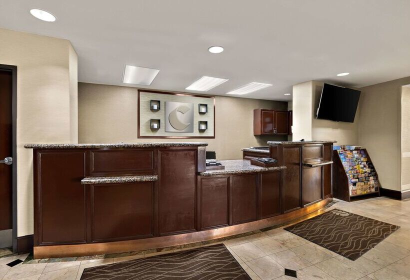 فندق Comfort Inn & Suites Airport Convention Center