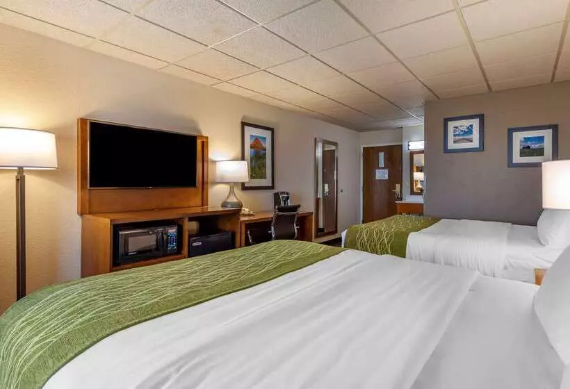 호텔 Comfort Inn & Suites Gateway To Glacier National Park
