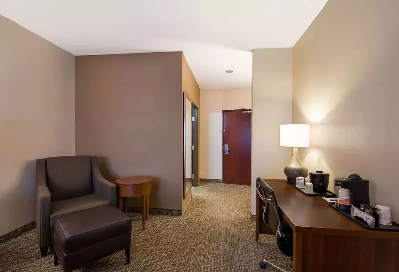Hotelli Comfort Inn & Suites Las Vegas  Nellis