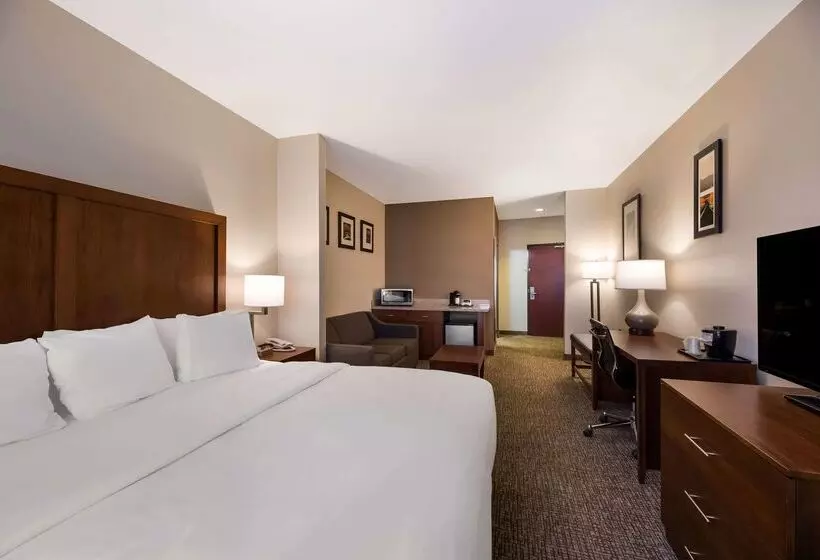 Hotelli Comfort Inn & Suites Las Vegas  Nellis
