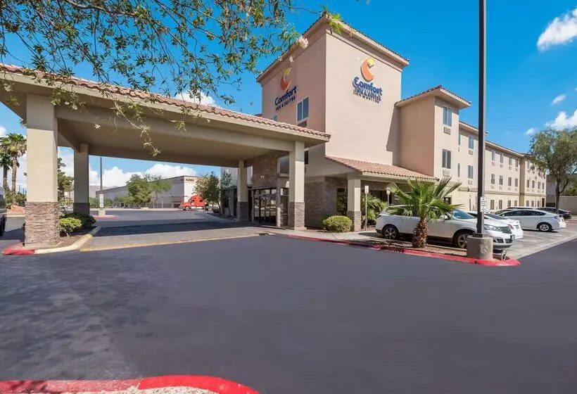 Hotelli Comfort Inn & Suites Las Vegas  Nellis