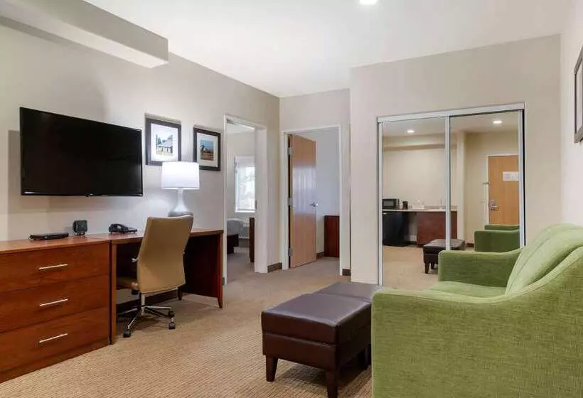 호텔 Comfort Suites Marysville Yuba City