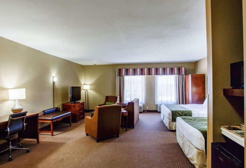 Отель Comfort Suites