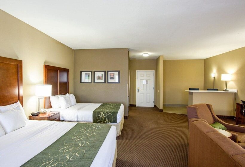 Отель Comfort Suites