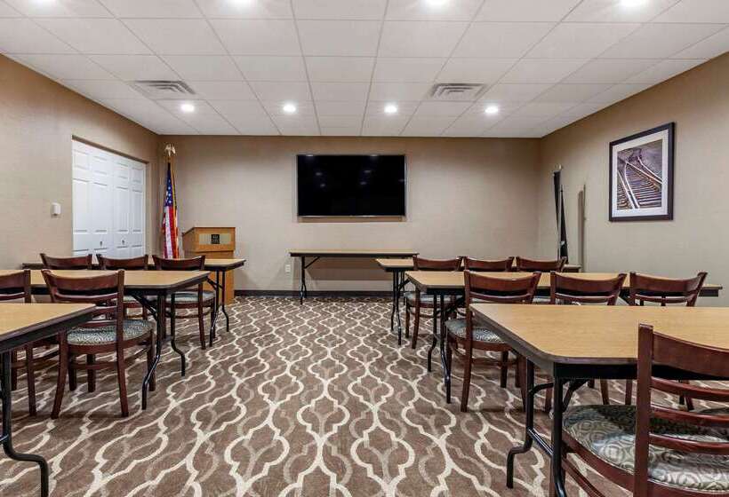 هتل Comfort Suites